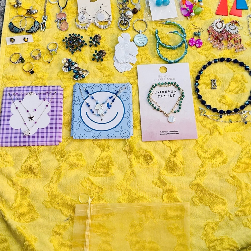 Bulk Jewelry Collection - Picture 8 of 9